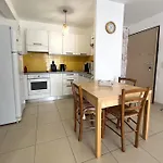 Apartmán T2 Terrasse Proche Et Commerces