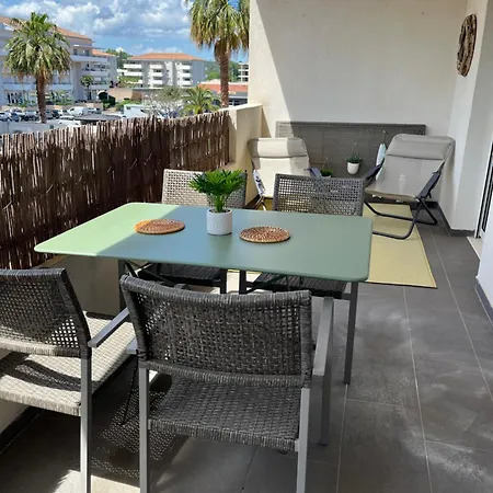 T2 Terrasse Proche Et Commerces דירה