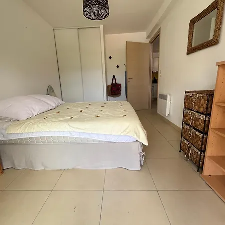 T2 Terrasse Proche Et Commerces *